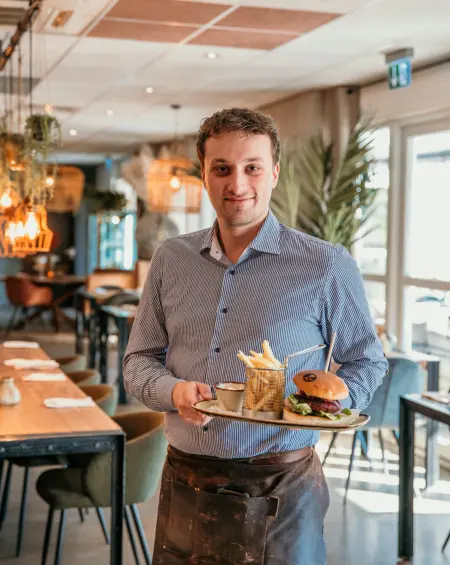 Kom werken bij Strand Café DOK