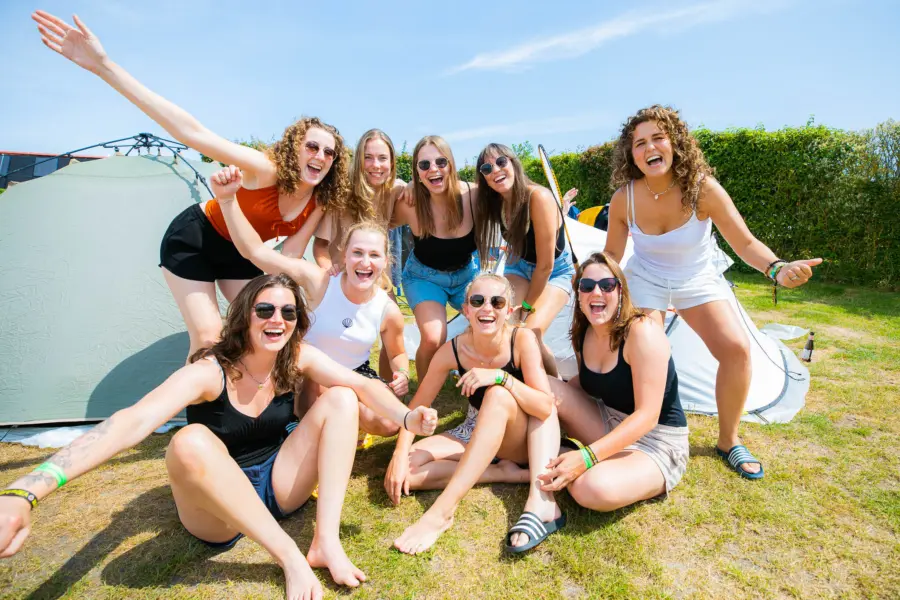 CAS23 2306 camping Tom Doms 8281