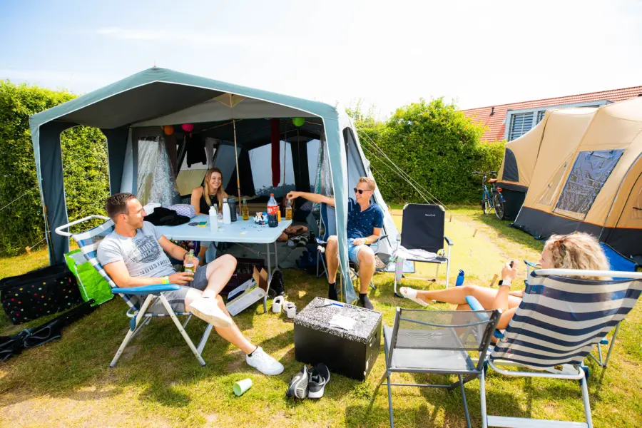 CAS23 2306 camping Tom Doms 8296