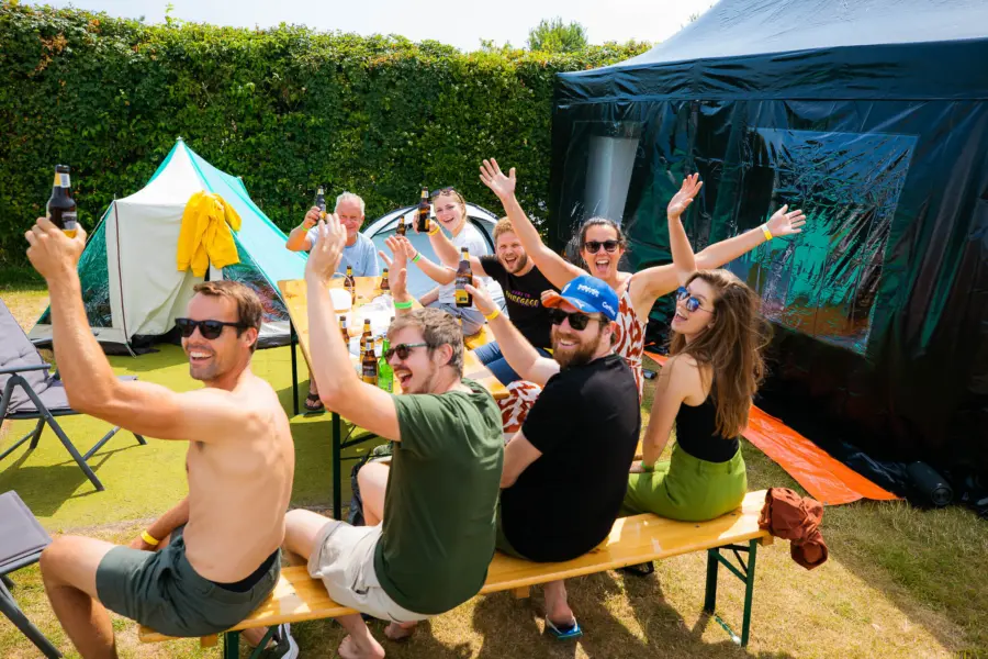 CAS23 2306 camping Tom Doms 8306
