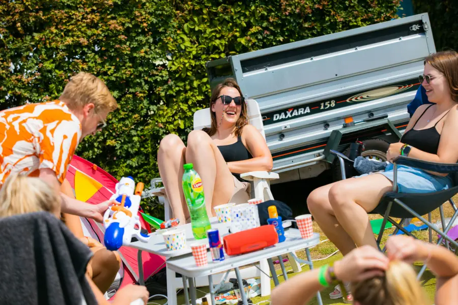 CAS23 2306 camping Tom Doms 8440