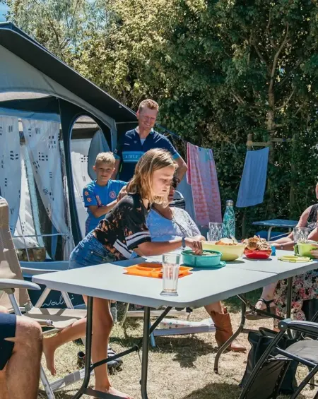 Kampeerplaats l luxe zeeuwse kust