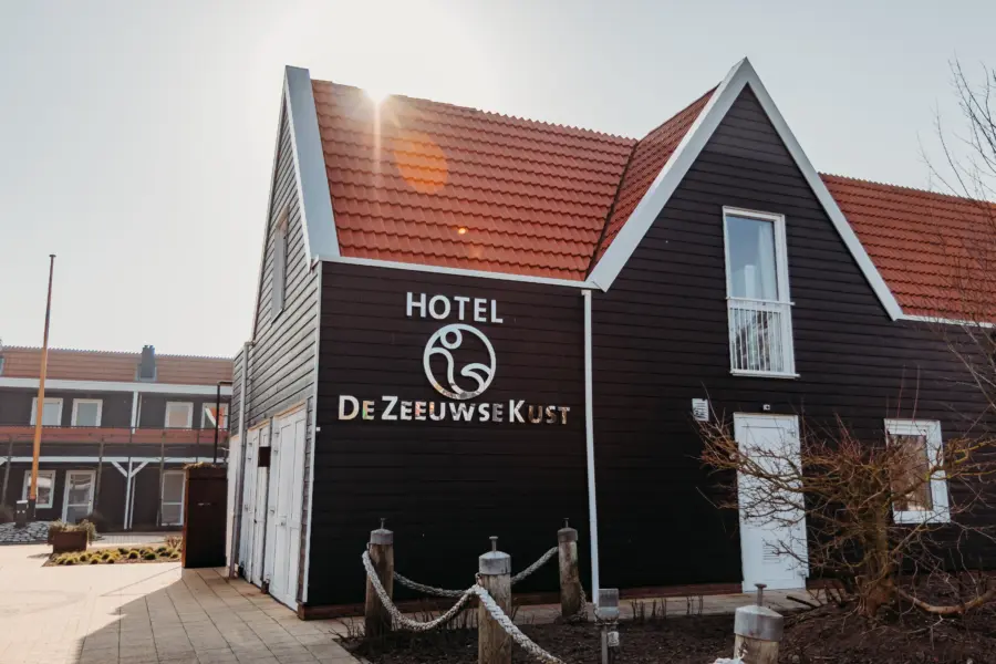 DZK Hotel 6