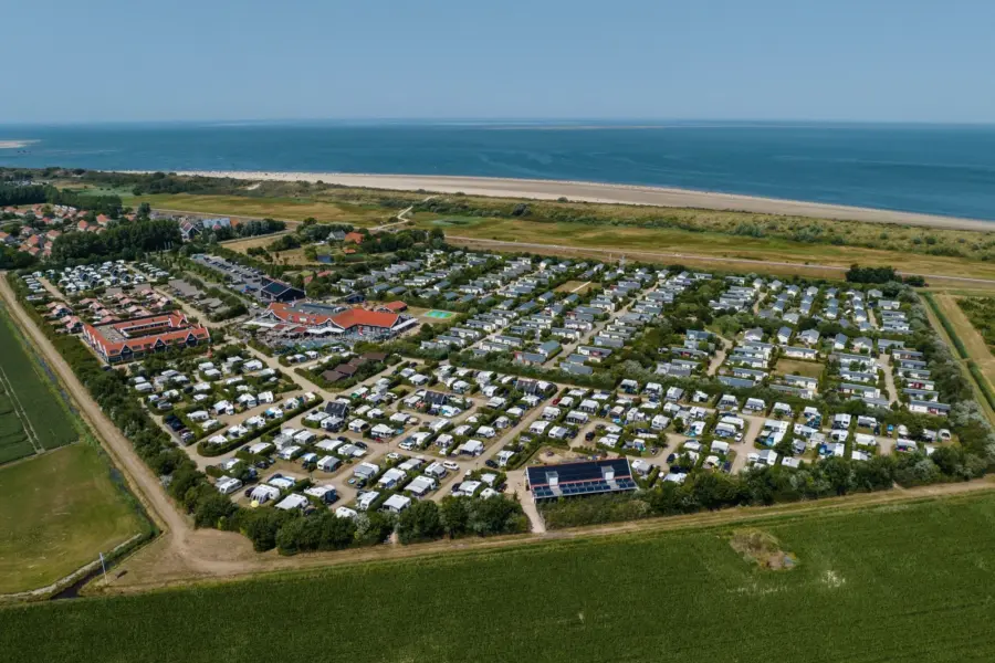 Camping met prive sanitair aan de kust