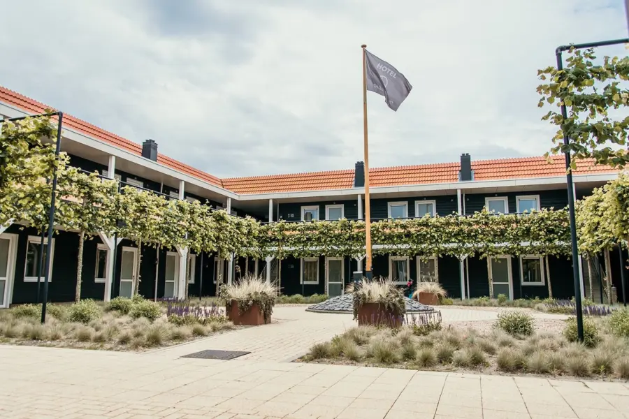 Hotel aan de kust