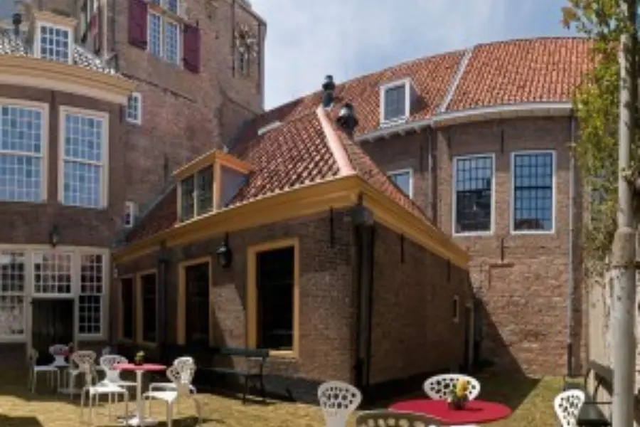 Museumcafe small 300x297
